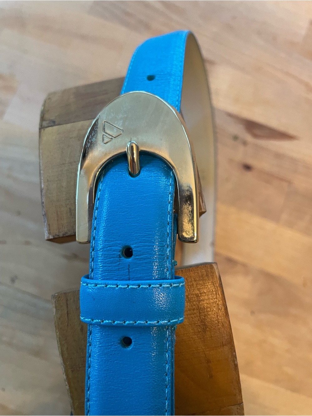 Liz Claiborne Teal Leather Belt with Gold Buckle - Picture 6 of 11